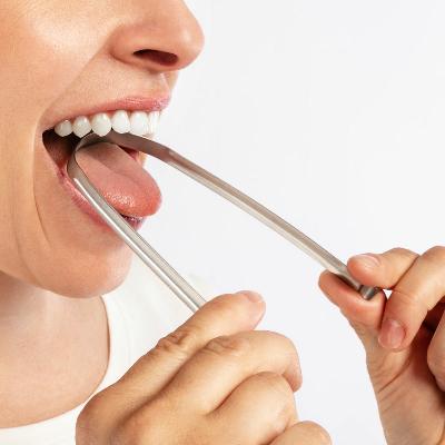 Comment bien utiliser un gratte langue ?